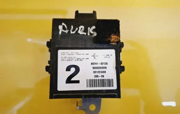 Toyota Auris 150 Door control unit/module 89741-02130 S000003006