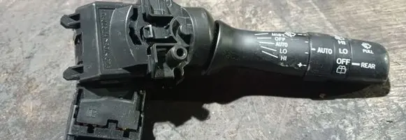 Toyota Auris 150 Wiper control stalk 17F144