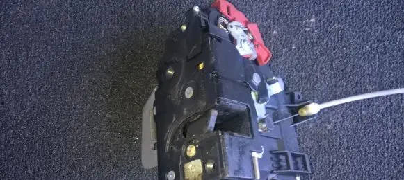 Audi A4 S4 B6 8E 8H Front door lock 8E2837015C