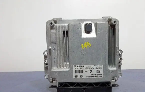 Hyundai i40 Engine control unit/module ECU 0281031716