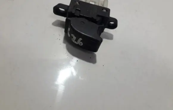 Mazda 626 Electric window control switch