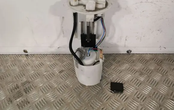 Toyota Prius (XW50) In-tank fuel pump 7702047140