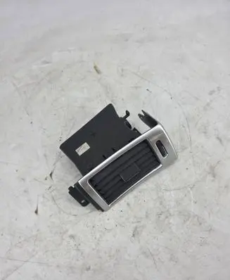 Chrysler Pacifica Dashboard side air vent grill/cover trim