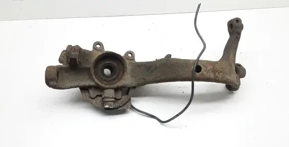 Volkswagen PASSAT B5 Front wheel hub spindle knuckle 8D0407258S