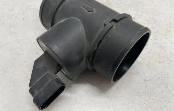 Opel Zafira B Mass air flow meter 25358054