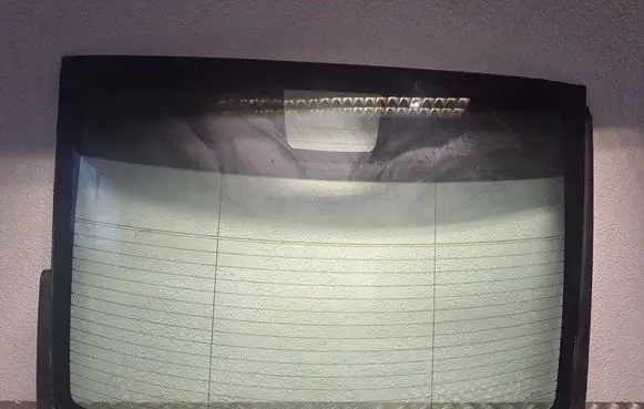 Dodge Charger Rear windscreen/windshield window 43R000262