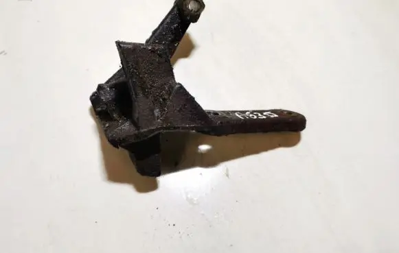 Peugeot 307 Engine mounting bracket