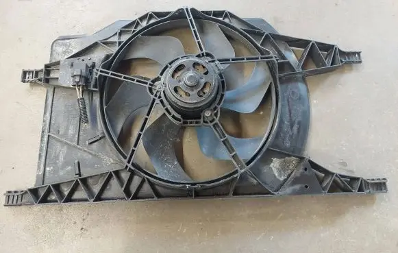 Renault Espace IV Electric radiator cooling fan 8200387731 04072005