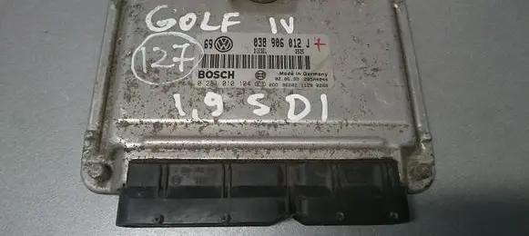 Volkswagen Golf IV Engine control unit/module 038906012J 0281010104