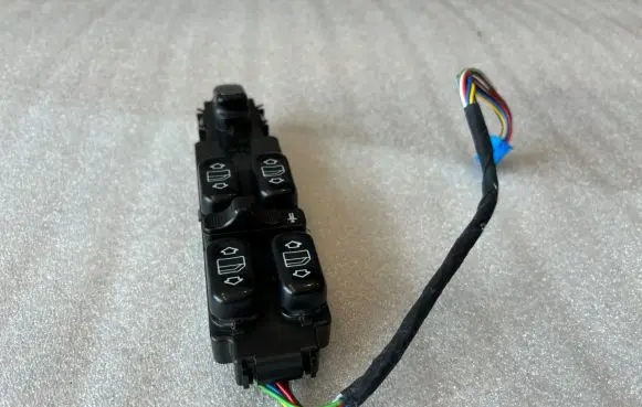Mercedes-Benz S W220 Electric window control switch A2208201010 2208201010