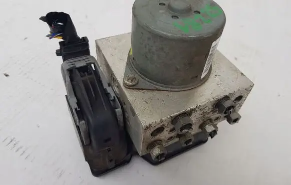 Ford Mondeo MK IV ABS Pump 8G912V405AA