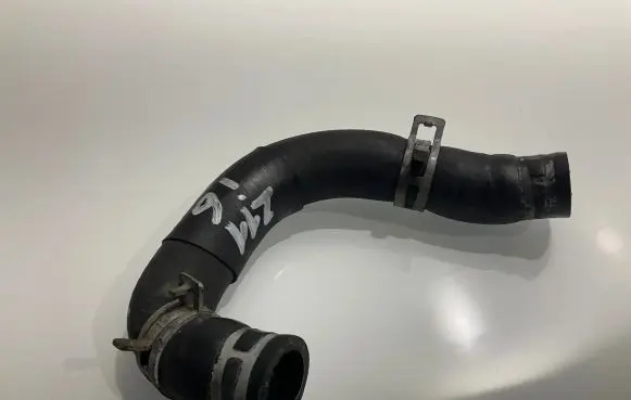 Mercedes-Benz E W211 Engine coolant pipe/hose