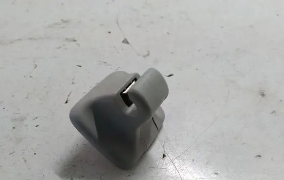Sun visor clip/hook/bracket