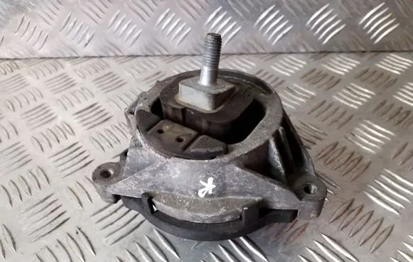 BMW 1 F20 F21 Engine mount bracket 6855456