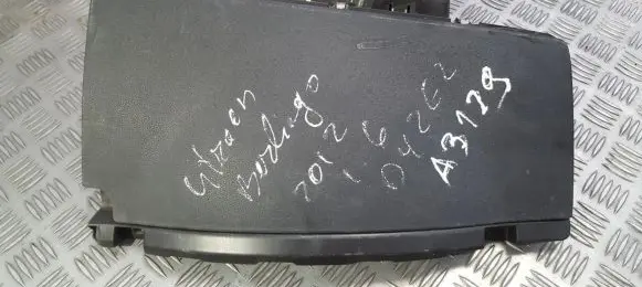Citroen Berlingo Glove box 9680927377 04157-t06