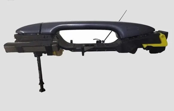 Toyota Avensis T270 Front door exterior handle