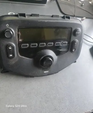 Radio/CD/DVD/GPS head unit