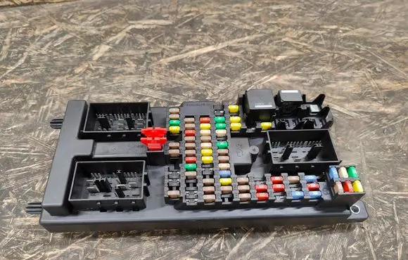 Jaguar XJ X351 Fuse module AW9314F041AF