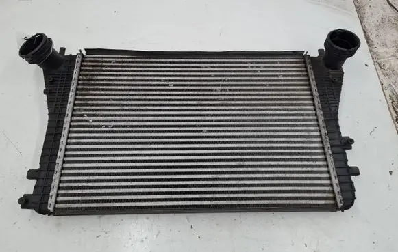 Volkswagen PASSAT B6 Intercooler radiator 1K0145805G