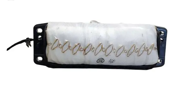 Passenger airbag