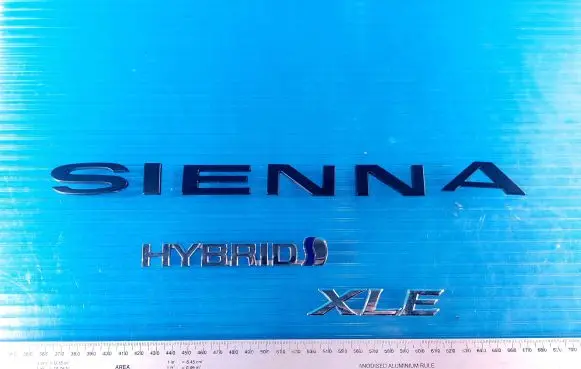 Toyota Sienna XL40 IV Manufacturers badge/model letters 7544208050