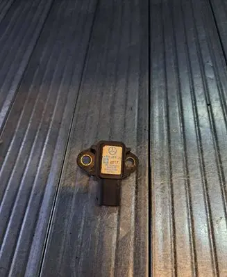 Mercedes-Benz Sprinter W906 Air pressure sensor A0041533128 16244349