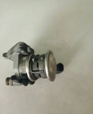 Audi A3 S3 8P Breather valve 06B131102
