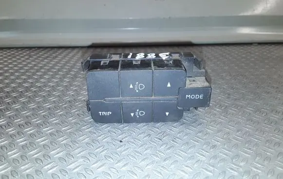 Iveco Daily 35.8 - 9 Headlight level height control switch 69500781