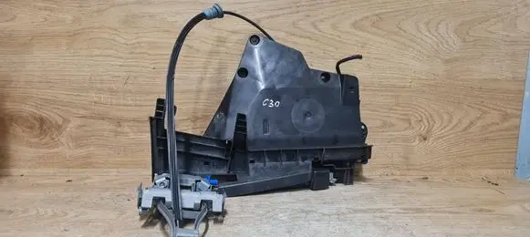 Volvo C30 Front door lock 30799301