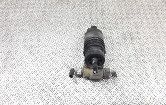 Volkswagen Polo IV 9N3 Windscreen/windshield washer pump 1K6955651