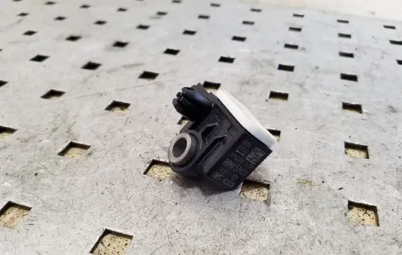 Mazda 3 II Airbag deployment crash/impact sensor BBM457KC0