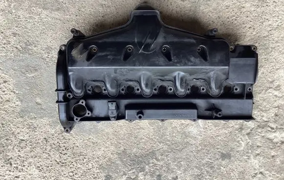 Volvo S80 Rocker cam cover 08675978