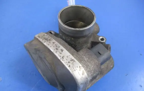 Skoda Fabia Mk1 (6Y) Throttle body valve 036133062N