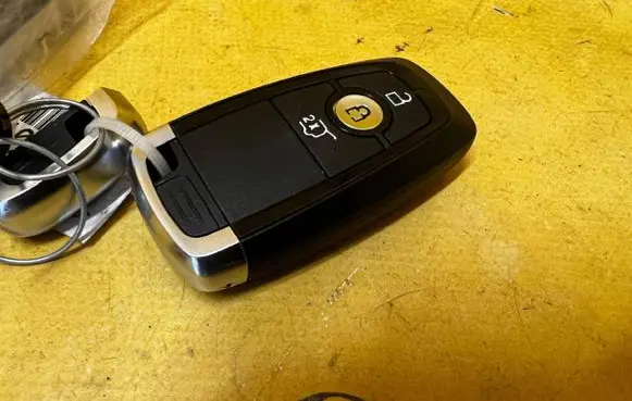 Ford Explorer VI Ignition key/card JL1T15K601DC