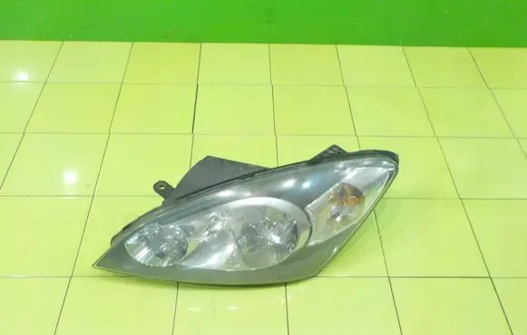 KIA Ceed Headlight/headlamp 921011H510