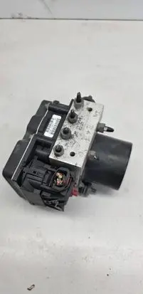 Volkswagen Polo IV 9N3 ABS Pump 6R0907379AK 6R0907379AF