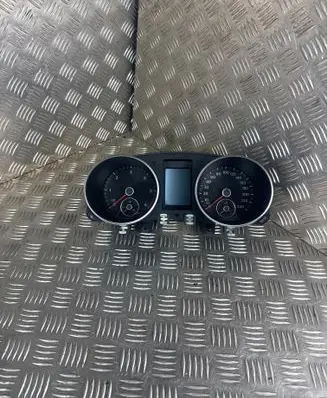 Volkswagen Golf VI Speedometer (instrument cluster) 5K0920872A 1219015732