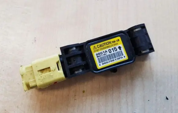 Mitsubishi Grandis Airbag deployment crash/impact sensor W002T11091 8651A015