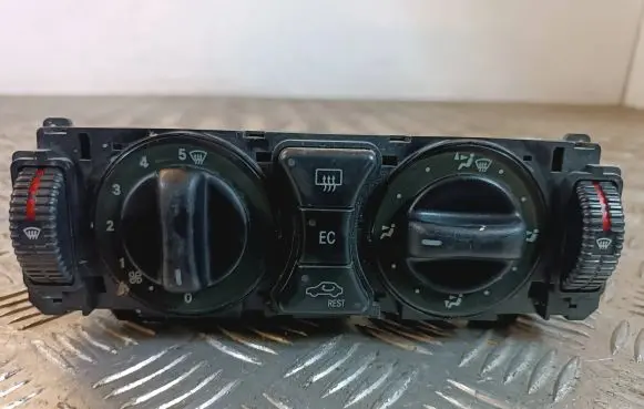 Mercedes-Benz E W210 Climate control unit 2108302885 9140010317 0228375