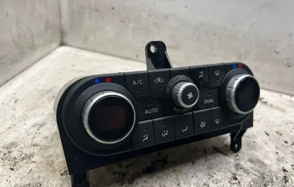 Nissan Qashqai+2 Climate control unit 27500BR47B