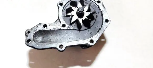 Renault Megane I Water pump 8200102288