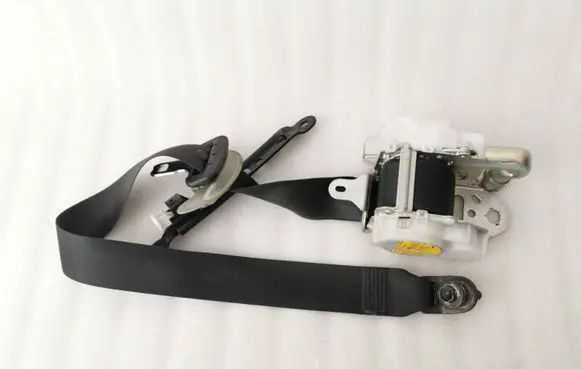 Lexus IS 220D-250-350 Front seatbelt