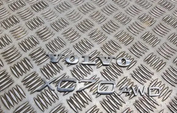 Volvo XC70 Manufacturers badge/model letters 