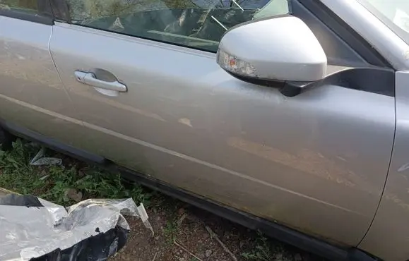 Volvo V70 Front door