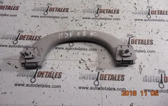Mercedes-Benz E W211 Front interior roof grab handle A2118100051