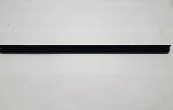 Peugeot 3008 II Front door glass trim molding 9811562580