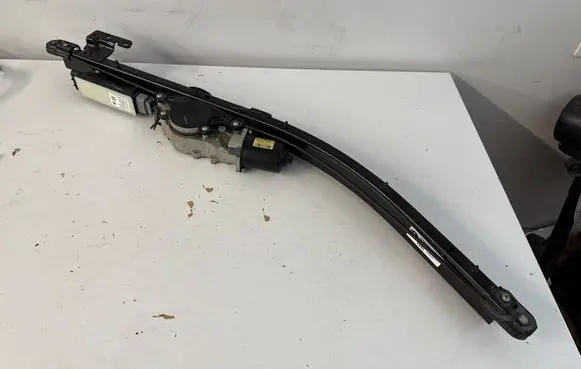 Chrysler Pacifica Sliding door latching motor 68368919AD 62024F