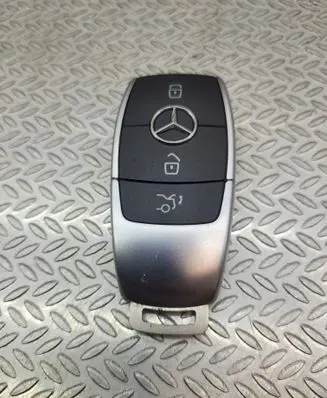 Mercedes-Benz CLA C118 X118 Ignition key/card A1779054606