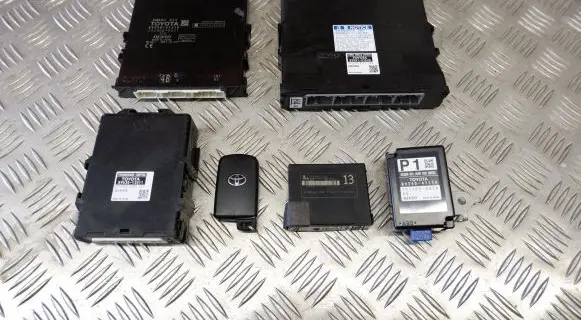 Engine ECU kit and lock set