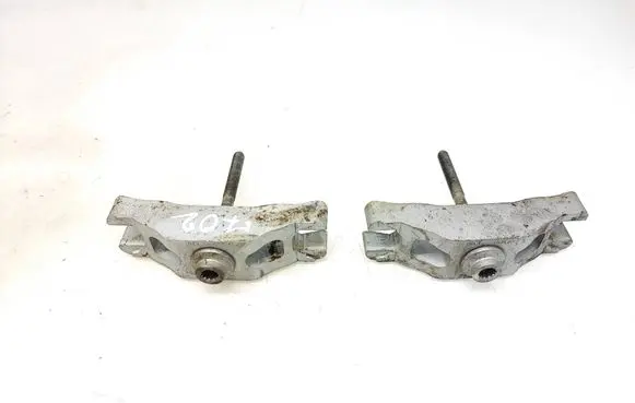 Volkswagen Transporter - Caravelle T5 Fuel Injector clamp holder 03L216 V300